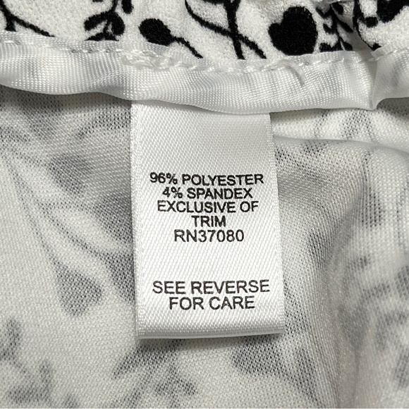 C Est. 1946 Stretch Comfort Pull-on Pants with Black & Cream Pants Sz 26/28 - Picture 8 of 10